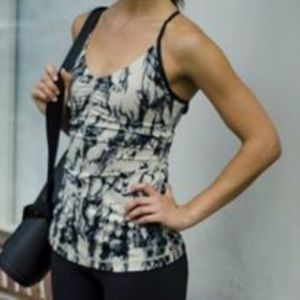 🔸 Lululemon open your heart tank great granite 4